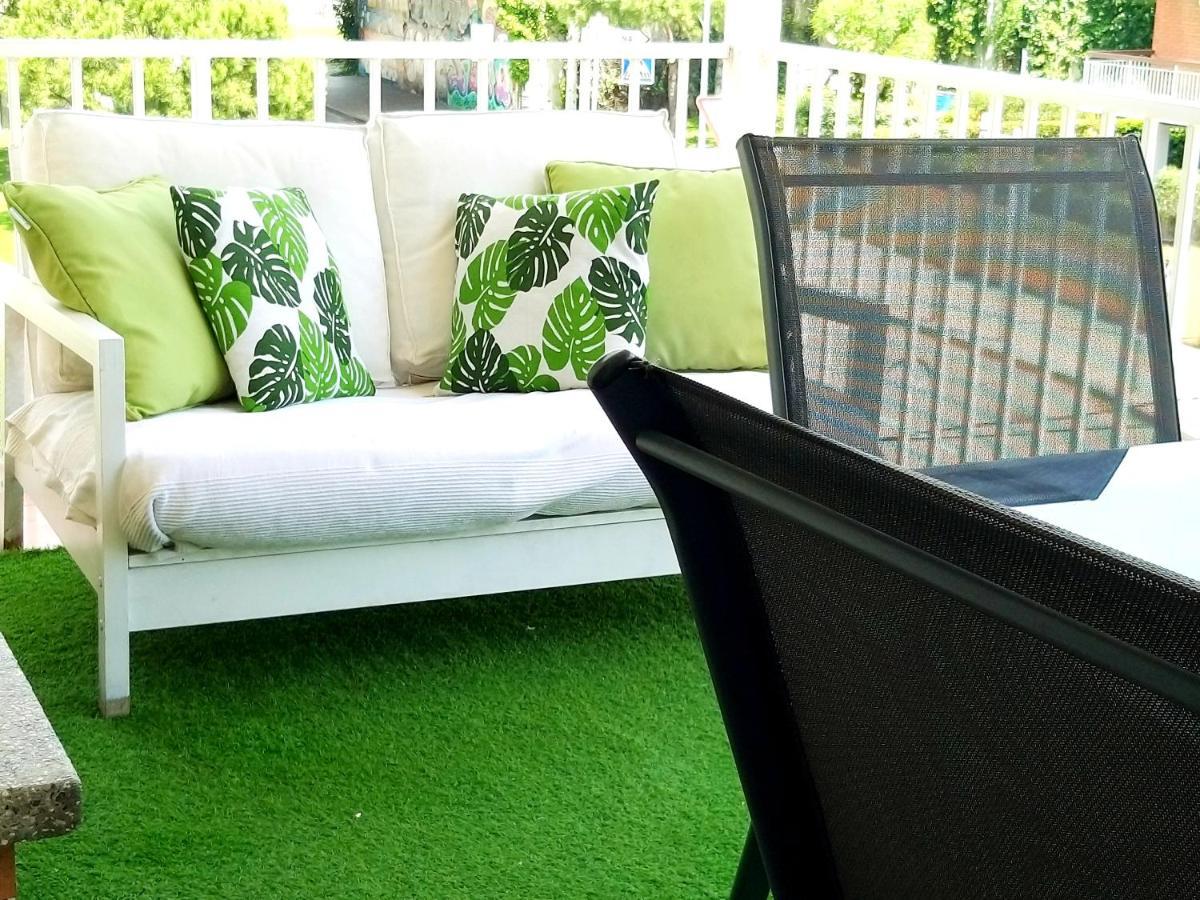 Family Deluxe Apartment Beach Кастельдефельс Экстерьер фото